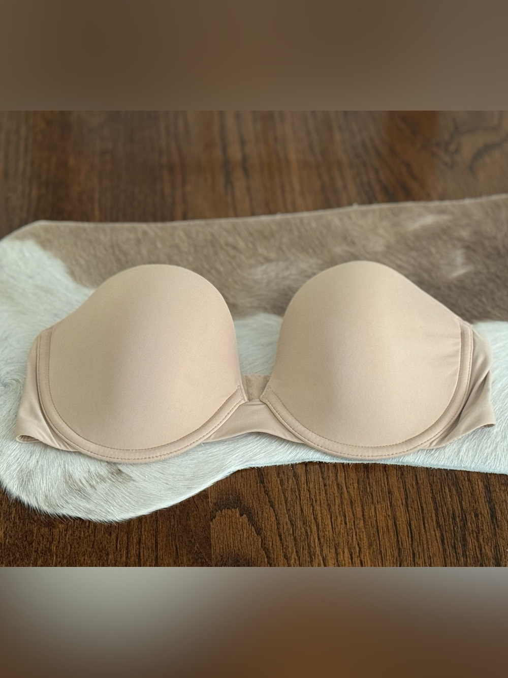 Natori Strapless Bandeau Bra in Nude Beige